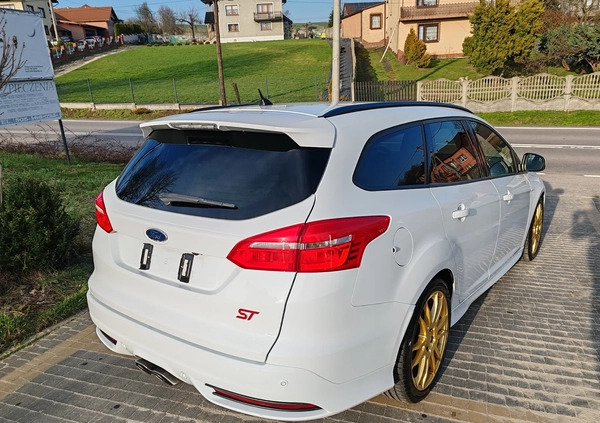 Ford Focus cena 53999 przebieg: 170977, rok produkcji 2015 z Wolbrom małe 781